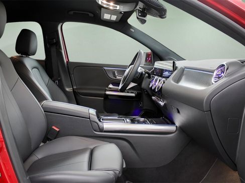 Used 2025 Mercedes-Benz GLA 250 image 35