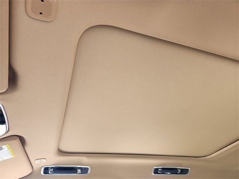 New 2026 Land Rover Range Rover SE image 18