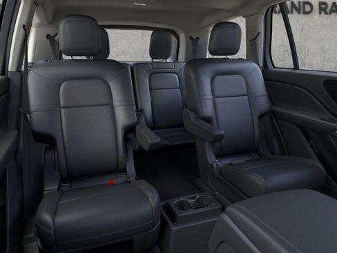 New 2026 Lincoln Aviator Premiere image 11