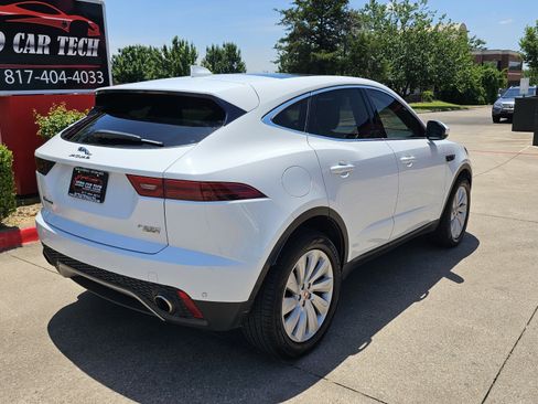 Used 2018 Jaguar E-PACE SE image 8