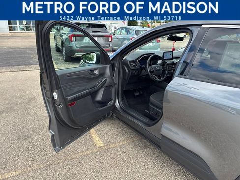 Used 2024 Ford Escape Active AWD/4WD image 9