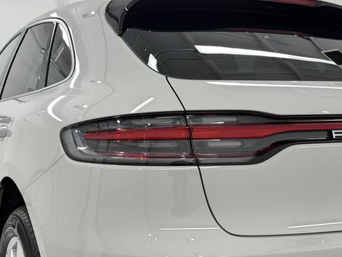 New 2026 Porsche Macan image 18