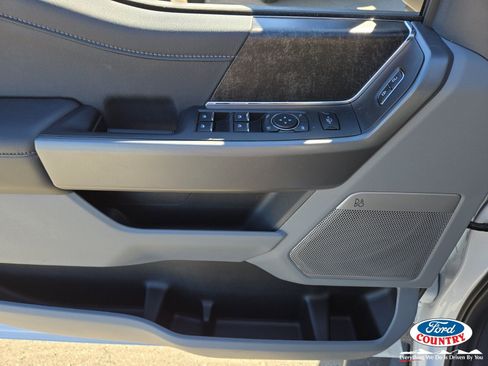 New 2026 Ford F250 XLT w/ XLT Premium Package image 9