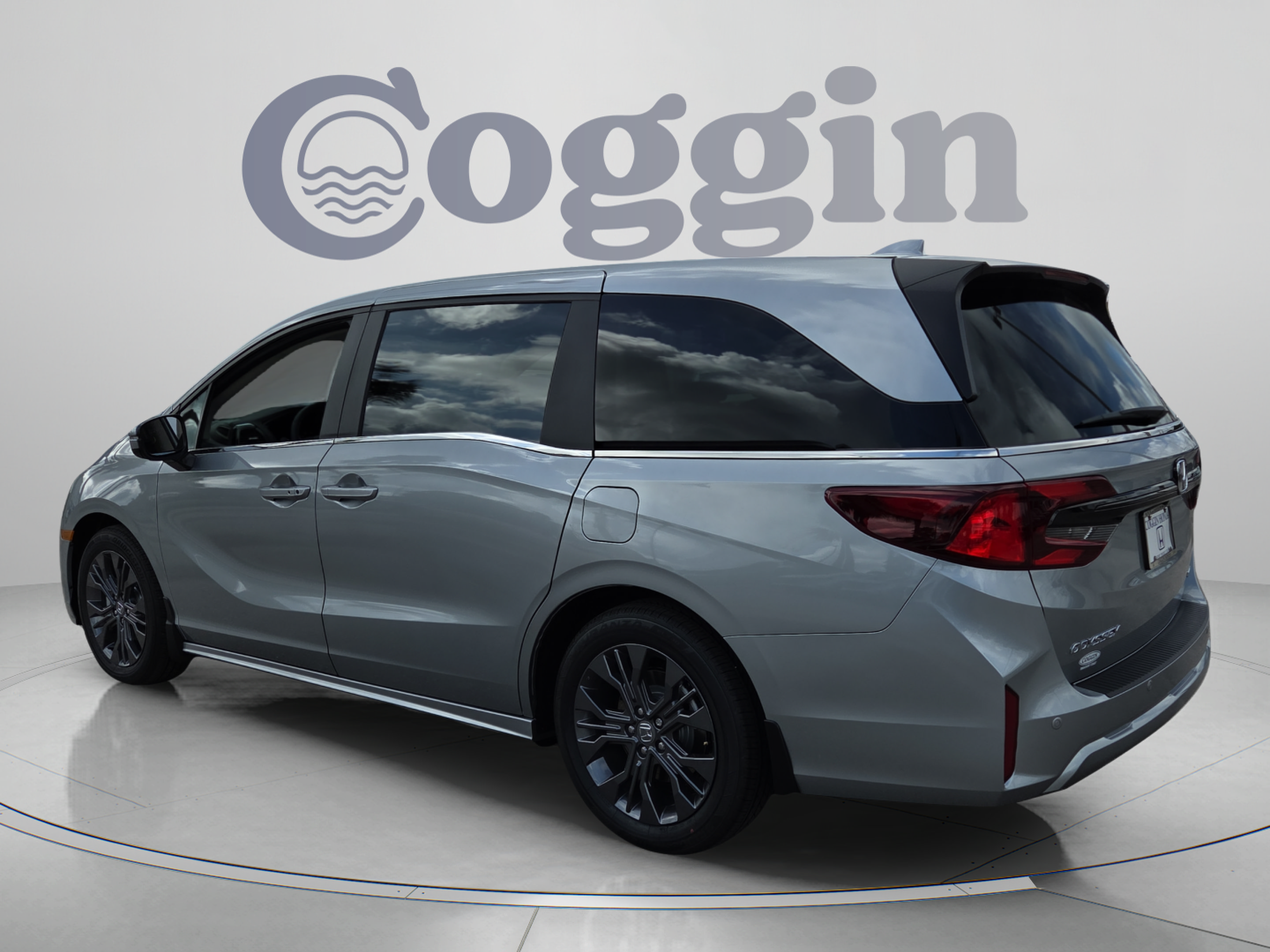 Used 2026 Honda Odyssey Touring image 3