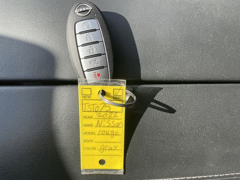 Used 2022 Nissan Rogue SV w/ SV Premium Package image 30