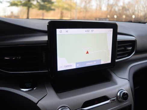 Used 2023 Ford Explorer XLT w/ Equipment Group 202A image 9