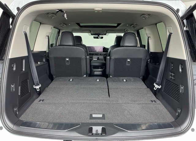 Certified 2026 INFINITI QX80 Luxe RWD image 25