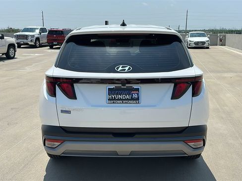 Used 2026 Hyundai Tucson SE FWD image 11