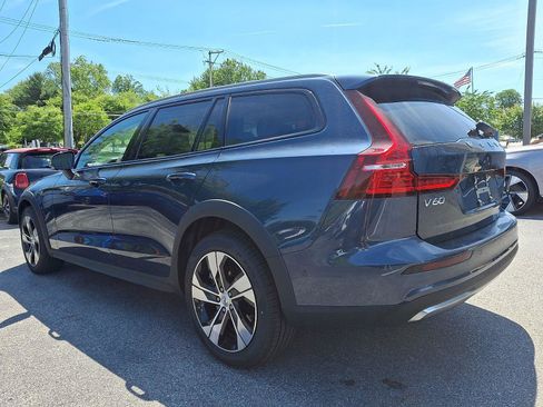 New 2026 Volvo V60 B5 Cross Country Plus w/ Climate Package AWD/4WD image 3