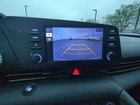 Used 2025 Hyundai Elantra Sport image 13