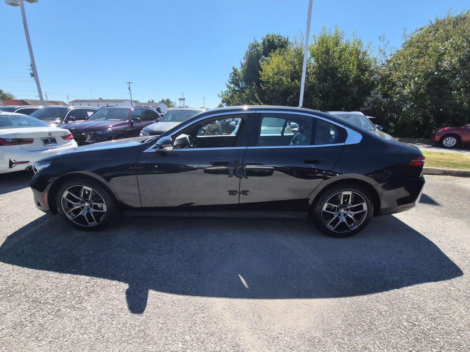 Used 2026 BMW 530i RWD image 2
