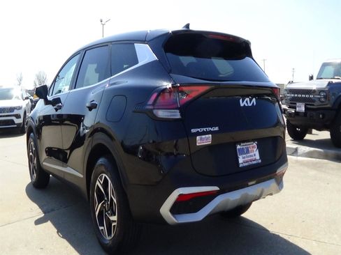 Used 2025 Kia Sportage LX AWD/4WD image 8