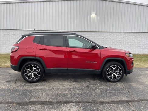 Used 2025 Jeep Compass Limited image 16