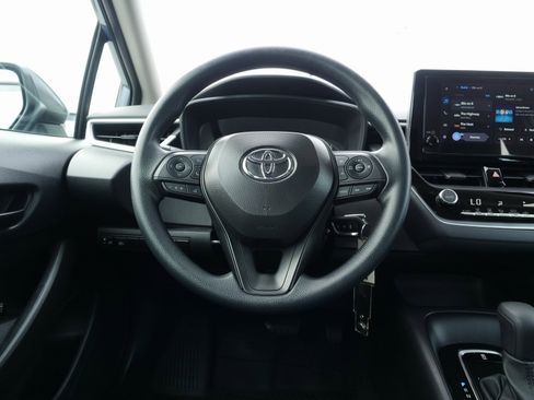 Used 2025 Toyota Corolla LE image 16