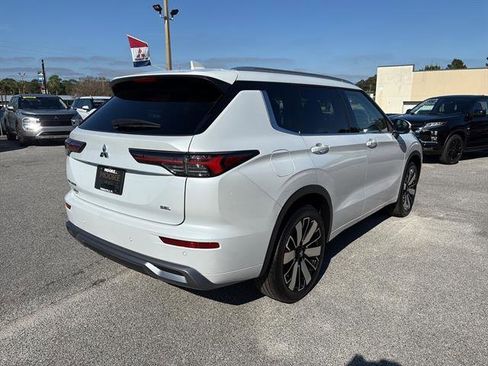 New 2025 Mitsubishi Outlander SEL image 6