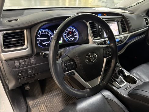 Used 2019 Toyota Highlander Limited AWD/4WD image 9