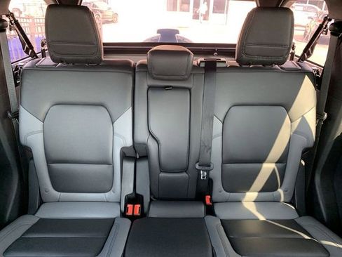 Used 2024 Ford Bronco Black Diamond image 29