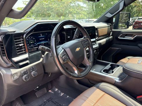 Used 2024 Chevrolet Silverado 2500 High Country w/ High Country Premium Package AWD/4WD image 19