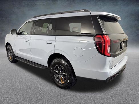 Used 2025 Ford Expedition Tremor AWD/4WD image 4