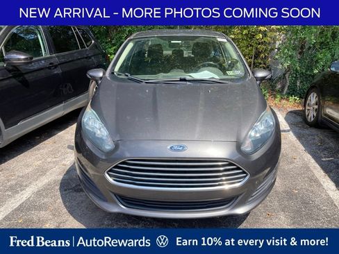 Used 2016 Ford Fiesta SE w/ Cold Weather Package FWD image 2