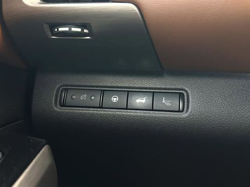 Used 2023 Nissan Pathfinder Platinum w/ Cargo Package image 31