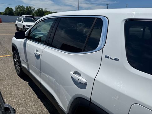 Used 2021 GMC Acadia SLE w/ LPO, Floor Liner Package AWD/4WD image 20