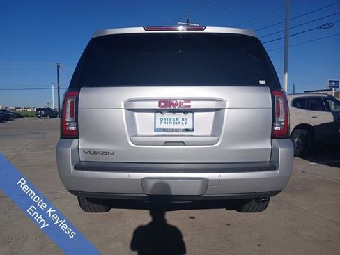 Used 2020 GMC Yukon SLT w/ Premium Edition image 8