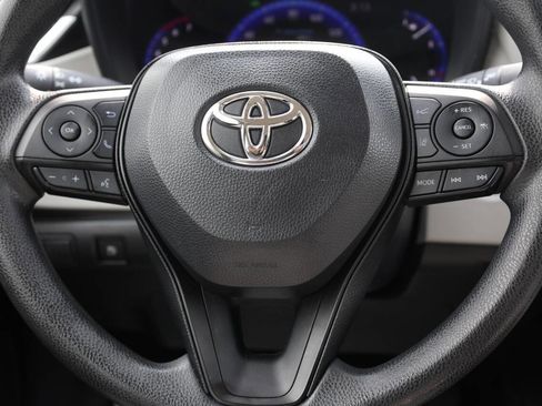 Used 2022 Toyota Corolla LE image 18