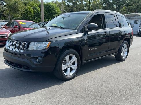 Used 2011 Jeep Compass Sport FWD image 2