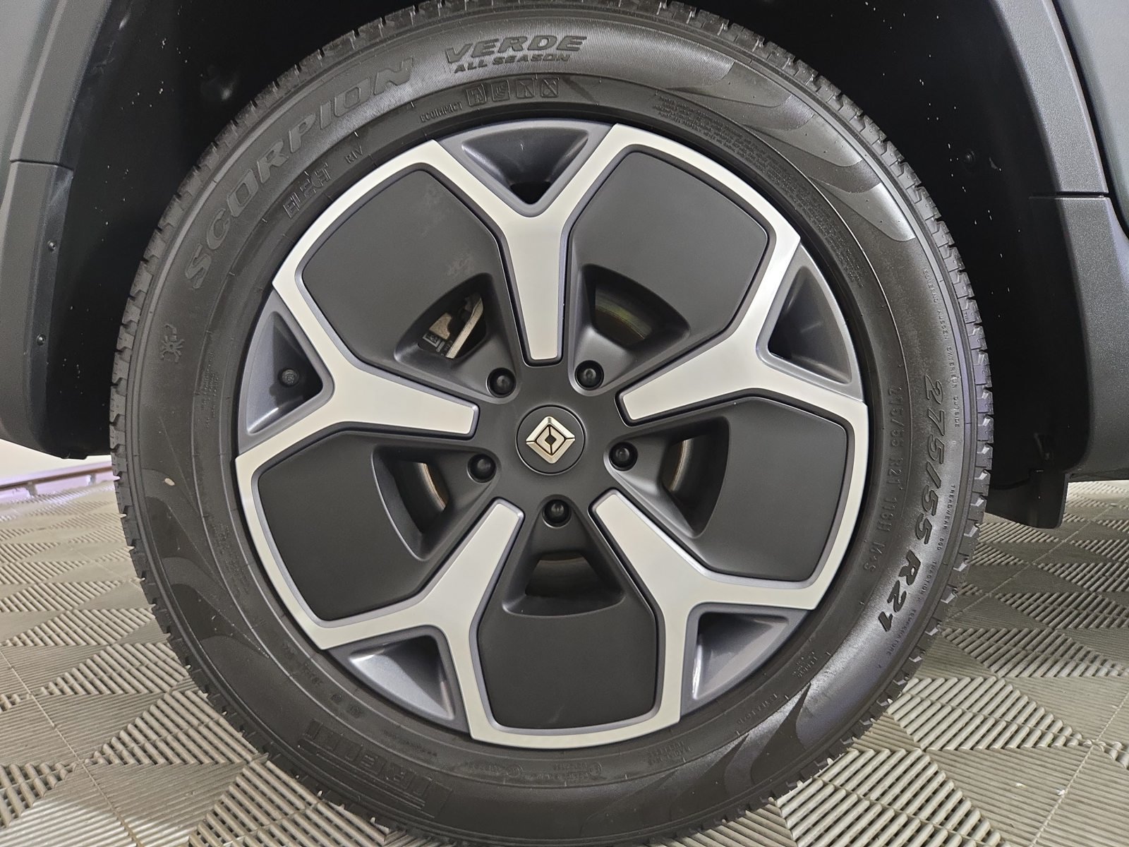 Used 2024 Rivian R1T Adventure Dual AWD/4WD image 12