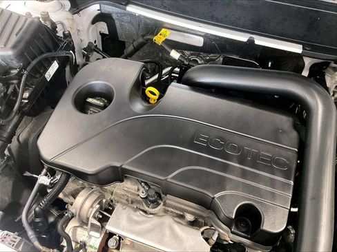 Used 2024 Chevrolet Equinox LT AWD/4WD image 35
