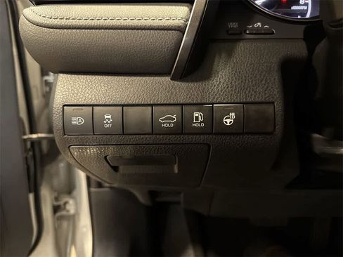 Used 2023 Toyota Camry SE image 31