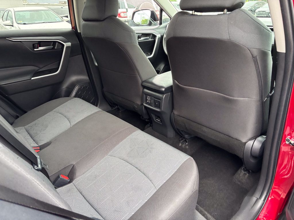 Certified 2025 Toyota RAV4 XLE AWD/4WD image 40
