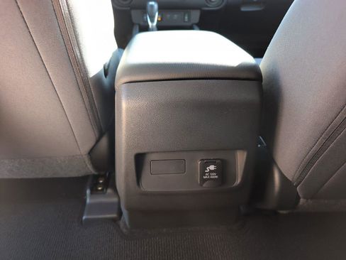 Used 2023 Nissan Frontier SV w/ SV Convenience Package image 31