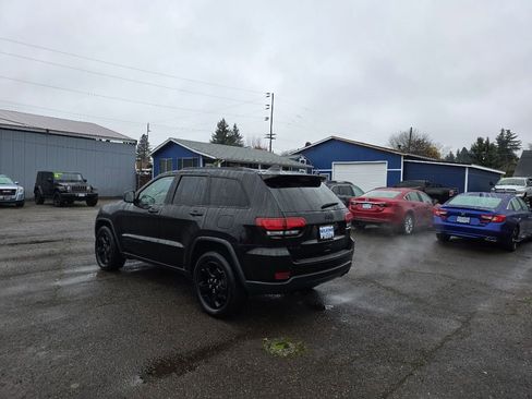 Used 2018 Jeep Grand Cherokee Laredo image 7