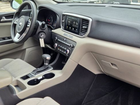 Used 2020 Kia Sportage LX image 10