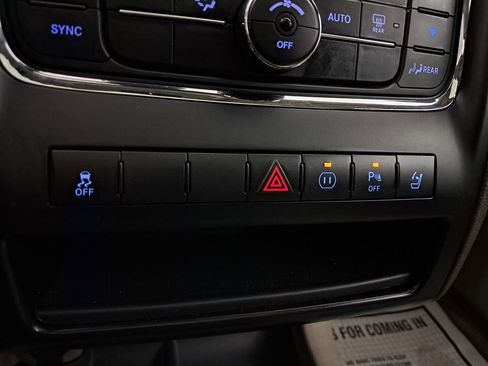 Used 2011 Dodge Durango Crew w/ Entry Nav/Commuter Group image 20