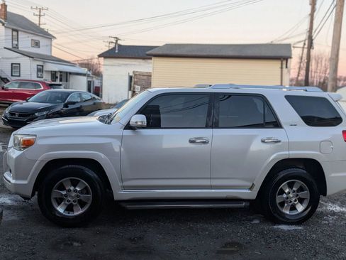 Used 2011 Toyota 4Runner SR5 image 4