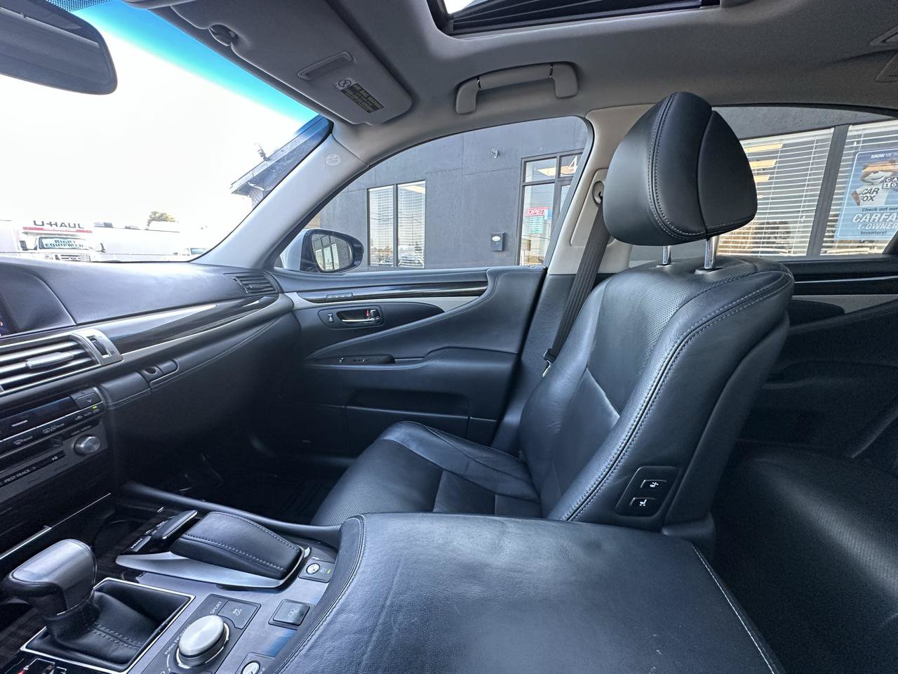 Used 2013 Lexus LS 460 AWD w/ Comfort Pkg image 34