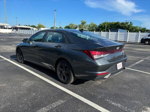 Used 2023 Hyundai Elantra SEL w/ Cargo Package FWD image 13