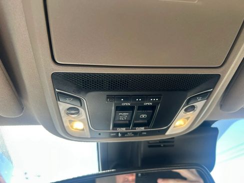 Used 2016 Honda Pilot Elite image 10