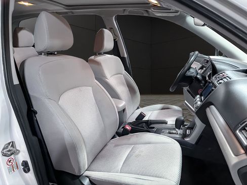 Used 2017 Subaru Forester 2.5i Premium image 13