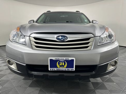 Used 2010 Subaru Outback 2.5i Premium image 3