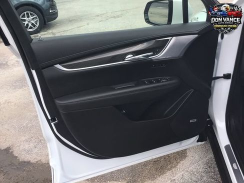 Used 2023 Cadillac XT6 Sport AWD/4WD image 16