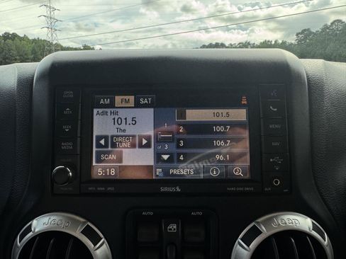 Used 2015 Jeep Wrangler Unlimited Sahara w/ Dual Top Group AWD/4WD image 21
