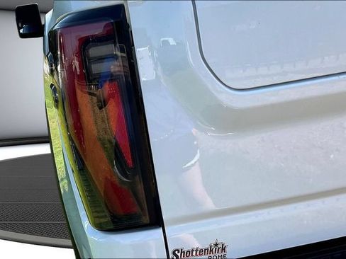 Used 2024 GMC Sierra 2500 AT4 w/ AT4 Premium Plus Package AWD/4WD image 25