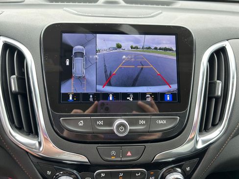 Used 2024 Chevrolet Equinox Premier AWD/4WD image 14