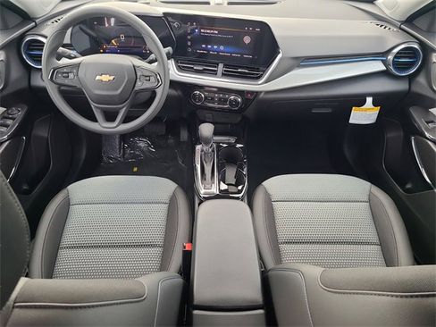 New 2026 Chevrolet Trax LT image 12