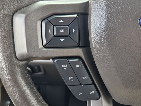 Used 2020 Ford Expedition XLT w/ Equipment Group 202A RWD image 25