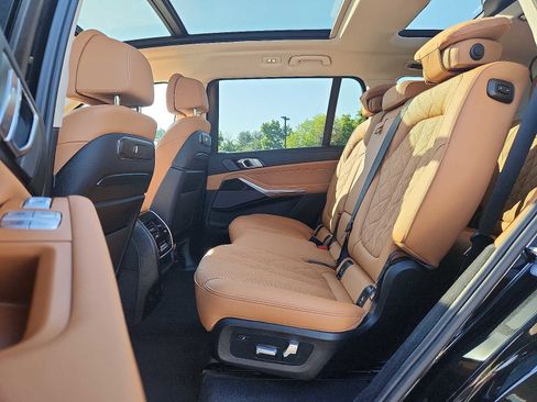 Certified 2024 BMW X7 xDrive40i w/ Premium Package AWD/4WD image 10